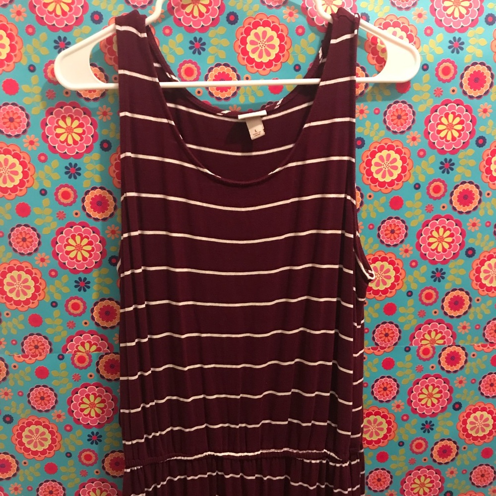 Burgundy and White Tripe Maxi Dress-L